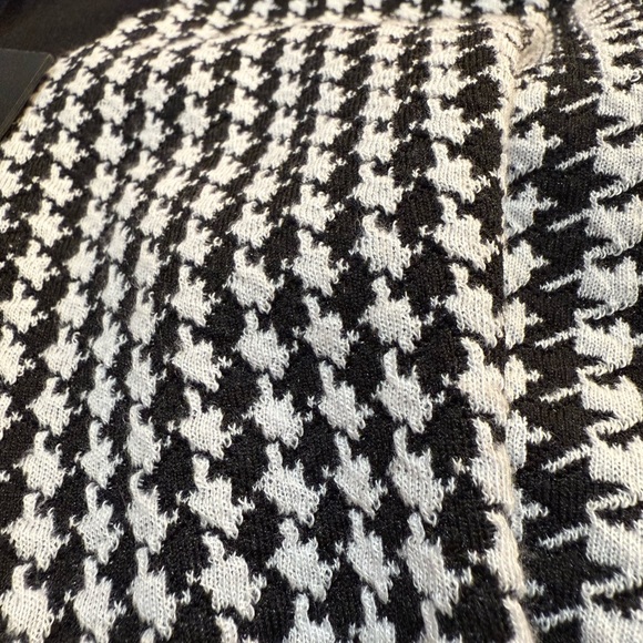 DKNY Black and White Houndstooth Puff Sleeve Dress NWT Size 10 - Picture 5 of 6